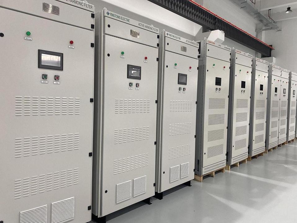 Hybrides statisches Var-Generatorpanel