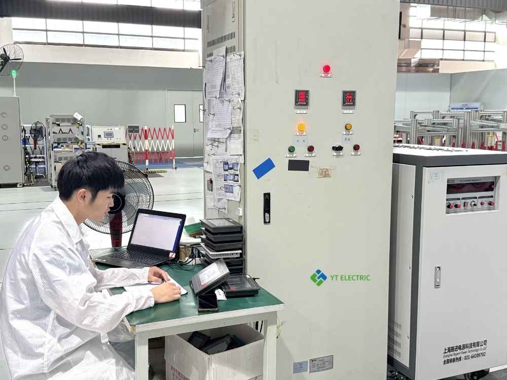 SiC-MOSFET-aktiver Oberschwingungsfilter zur THDi-Korrektur